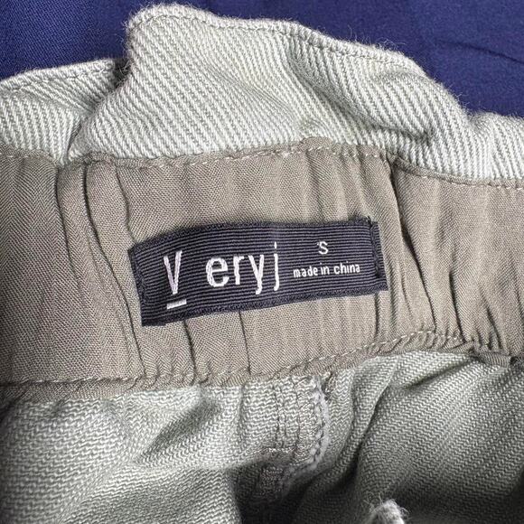 V eryj green and khaki - Picture 4 of 4